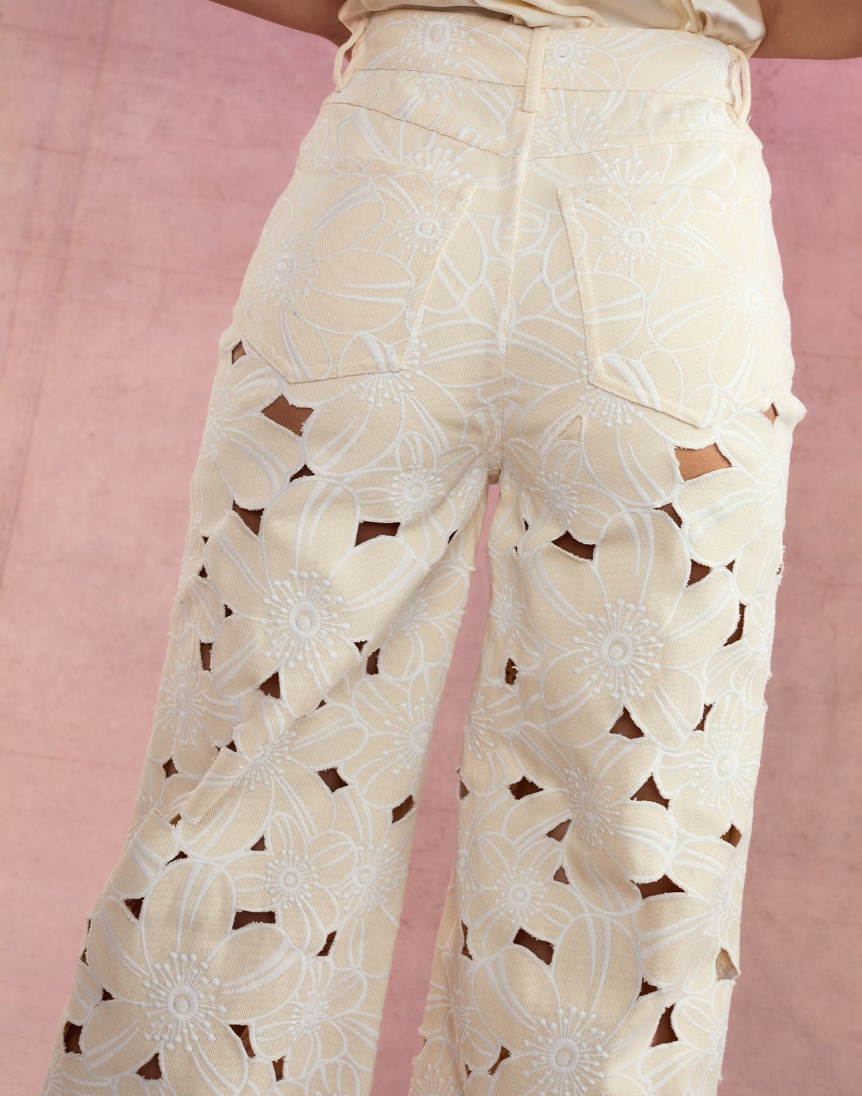 Flora Cutout Jeans TA11